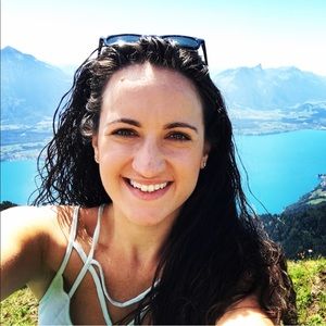 Meet your Posher, Christine